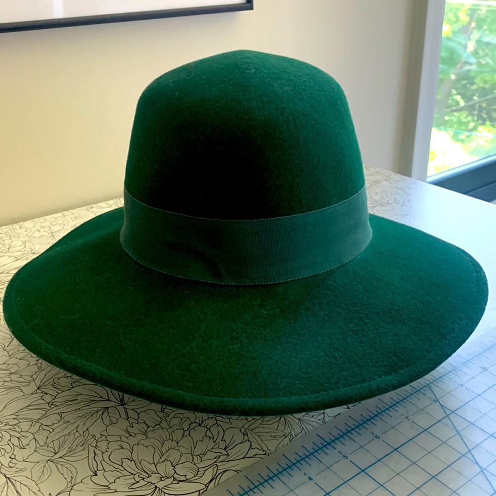 Vintage emerald green felt fedora boho hat with grosgrain ribbon